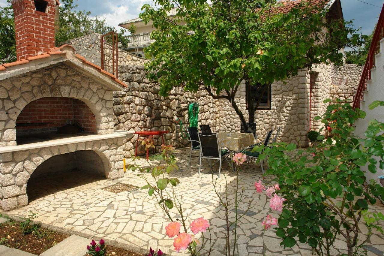 Apartments Nikolina Novi Vinodolski Exterior foto