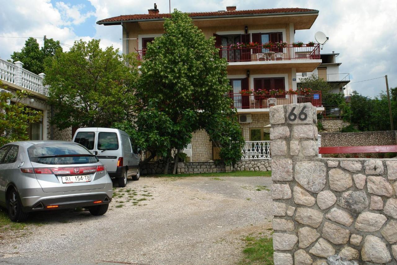 Apartments Nikolina Novi Vinodolski Exterior foto